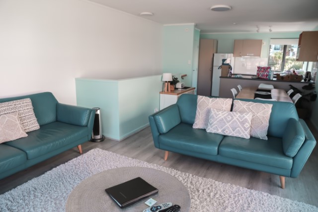 Capri On Pilot Bay Apartment Lounge Family Review