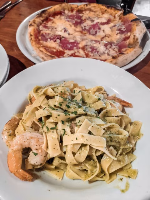 Caffe Centrale Italian Restaurant Pizza Fettuccine Hamilton Review Blog Kida
