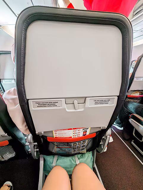 Legroom and tray table