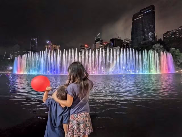 Lake Symphony Suria KLCC Esplanade Fountain Show