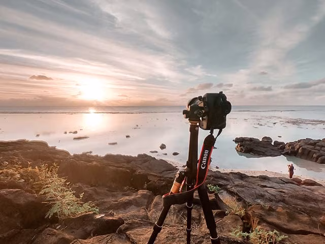 DSLR vs Smartphone Best Camera Phone Travel Photography Blog Kida Cover