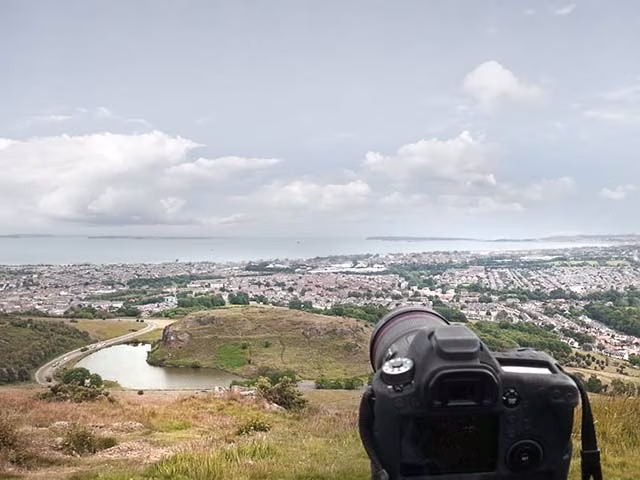 DSLR vs Smartphone Camera or Best Phone Travel Photography Edinburgh Blog Kida