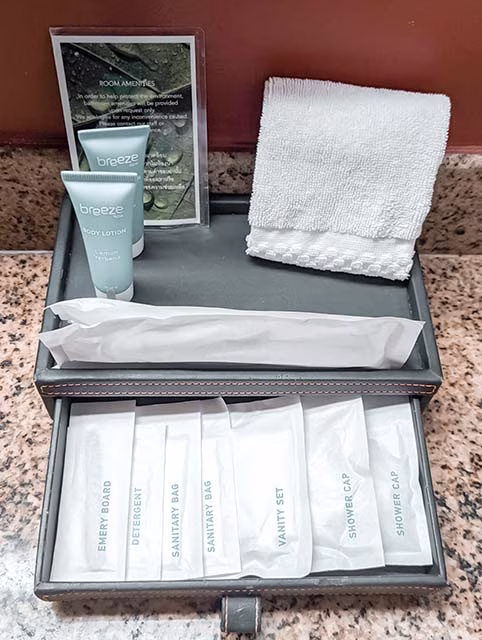 Pack Light Travel Light Minimalist Hotel Amenities Blog Kida