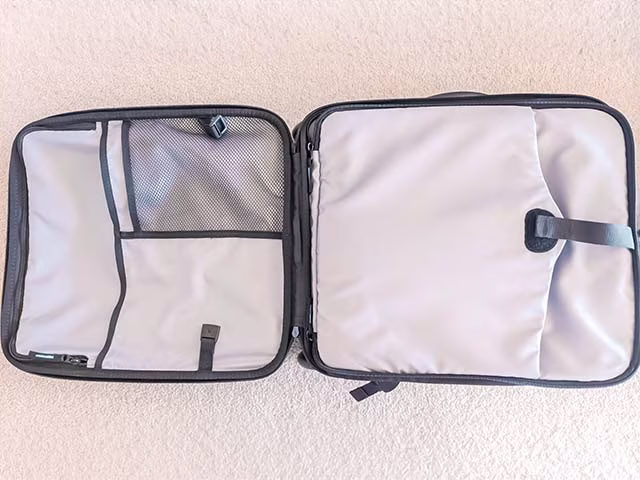 Pack Light Travel Light Minimalist Luggage Suitcase Bag Compartment Blog Kida