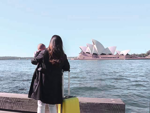 Pack Light Travel Light Minimalist Sydney Opera House Luggage Suitcase Baby Family Blog Kida