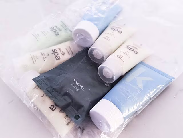 Pack Light Travel Light Minimalist Toiletries Packing List Blog Kida