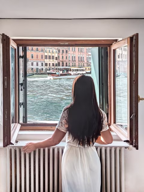 last minute hotel booking Venice holiday home family accommodation