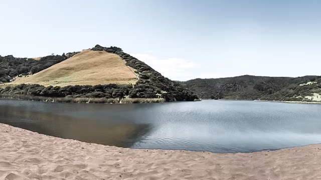 Website Lake Wainamu edit