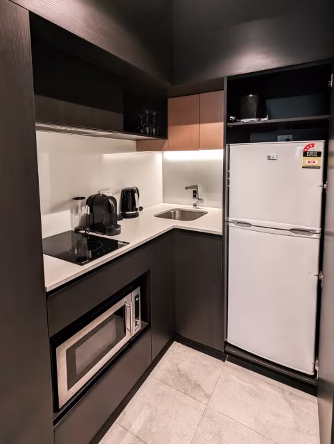Kitchenette in Deluxe Apartment Tradewinds Hotel Fremantle Review Kitchenette Family Accommodation Perth Travel Blog Kida