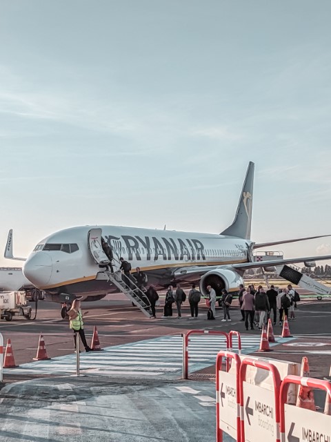 Flying-Budget-Airlines-Ryanair-Tips-Hacks-Smart-Saving-Essential-Know-Before-You-Travel-Blog-Kida
