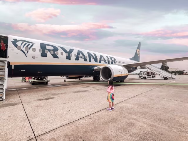 budget airline carrier Ryanair sunset airport