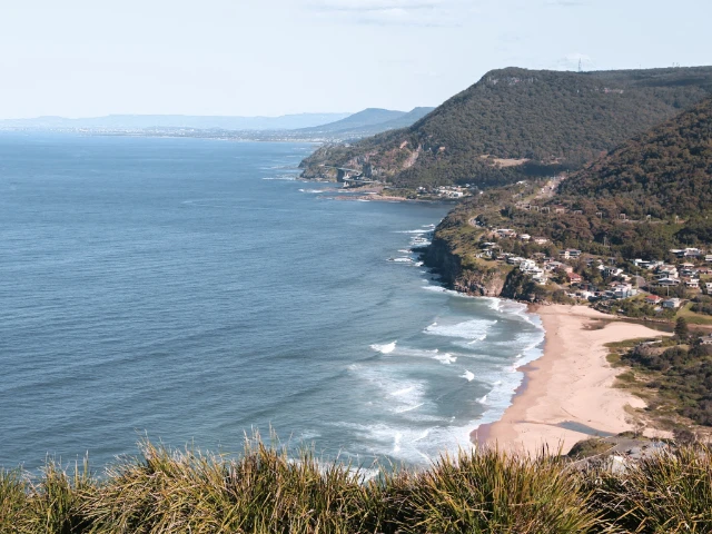 Grand Pacific Drive from Sydney Stanwell Top NSW Australia Travel Guide Cover