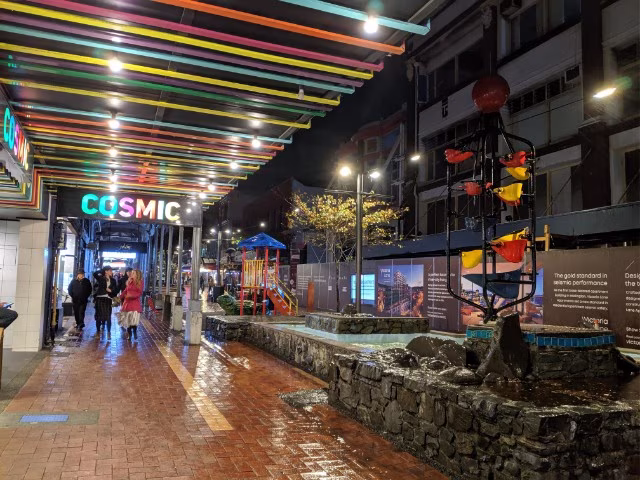 wellington cuba street bucket fountain