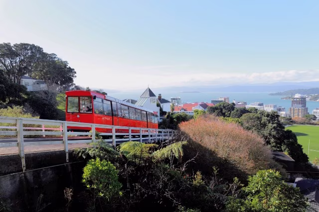 wellington red cable car attraction nz